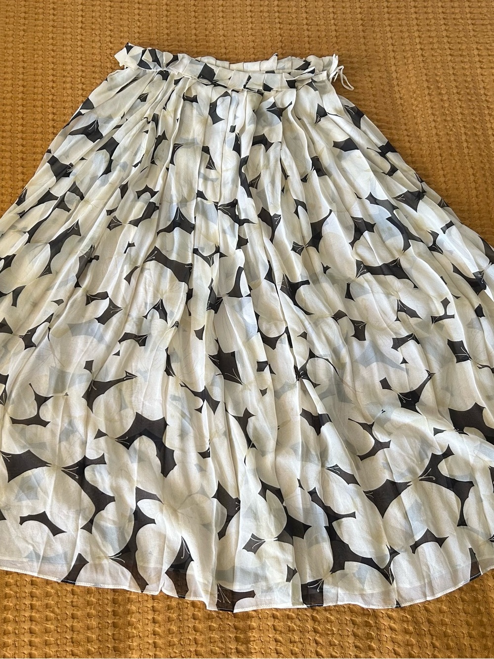90s Vintage Butterfly motif Black and White Pleated Women's Skirt 100% silk
